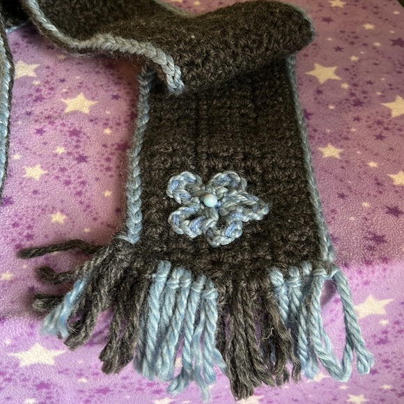 2 for $23.00 set chic Black and Blue Fringed Scarf very soft medium - Picture 3 of 4